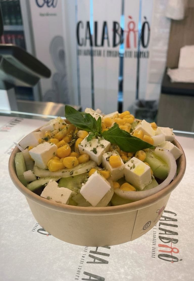 Insalata con feta e pomodori